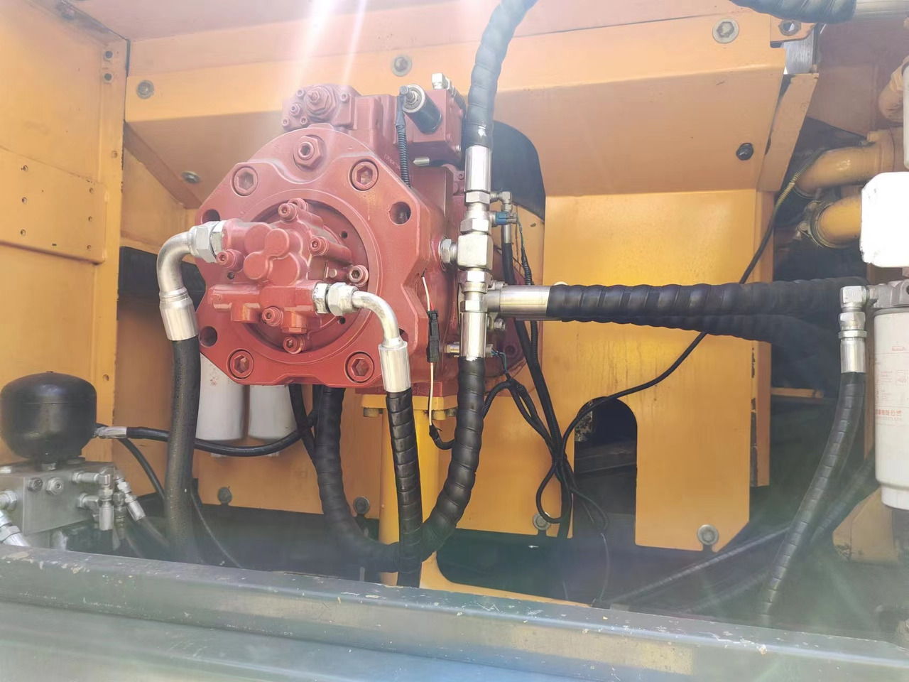 HYUNDAI R385LC-9T R305 R220 - حفارات زحافة: صور 5 HYUNDAI R385LC-9T R305 R220 - حفارات زحافة: صور 5