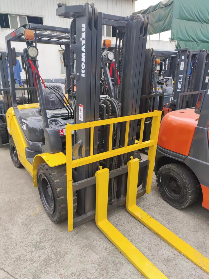 KOMATSU FD30 - رافعة شوكية ديزل: صور 4 KOMATSU FD30 - رافعة شوكية ديزل: صور 4