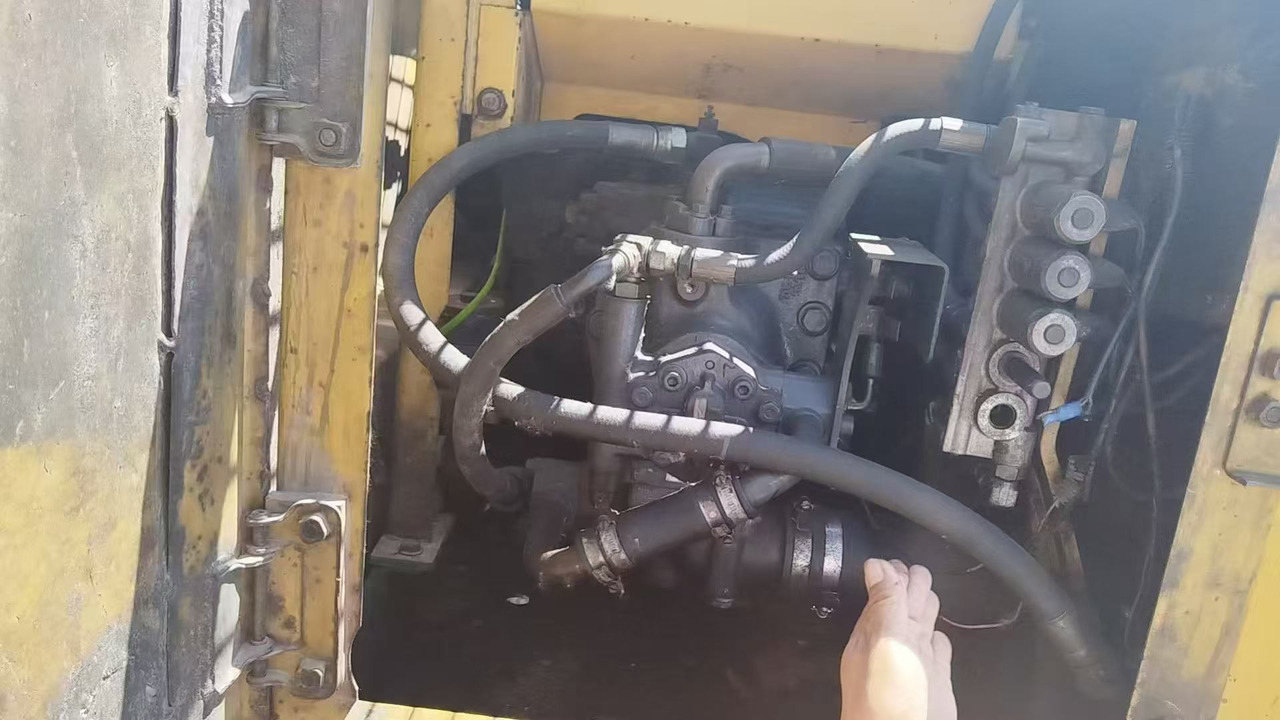 KOMATSU PC120-6 - حفارات زحافة: صور 3 KOMATSU PC120-6 - حفارات زحافة: صور 3