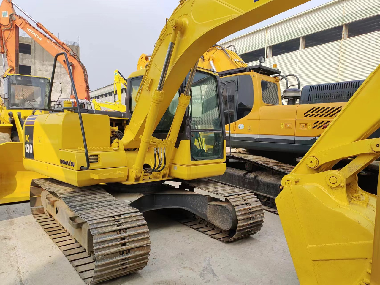 KOMATSU PC130-7 - حفارات زحافة: صور 1 KOMATSU PC130-7 - حفارات زحافة: صور 1