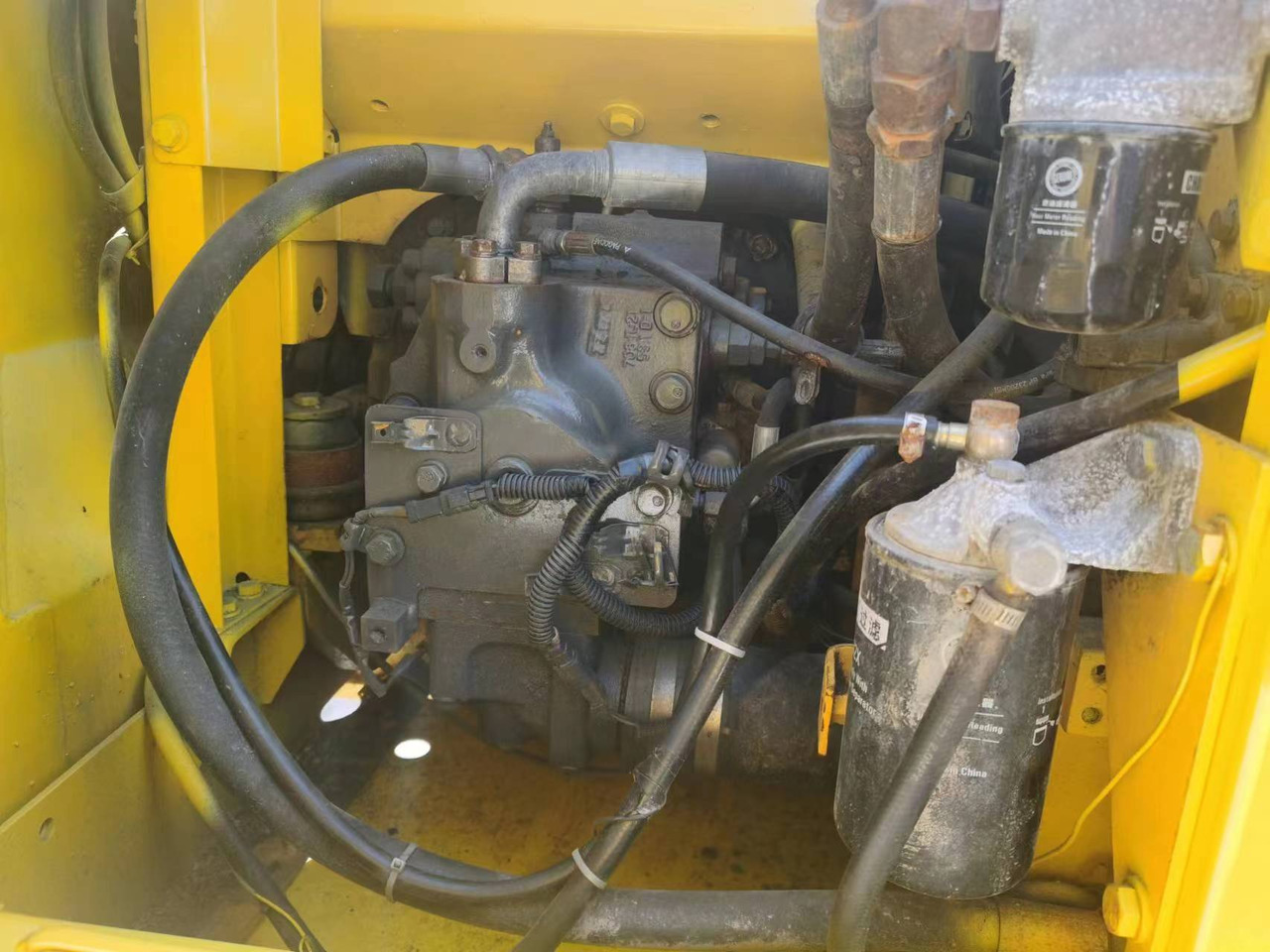 KOMATSU PC130-7 - حفارات زحافة: صور 5 KOMATSU PC130-7 - حفارات زحافة: صور 5