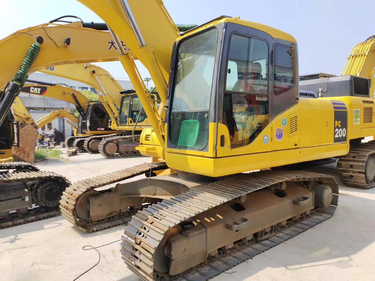 KOMATSU PC200-7 PC200 - حفارات زحافة: صور 5 KOMATSU PC200-7 PC200 - حفارات زحافة: صور 5