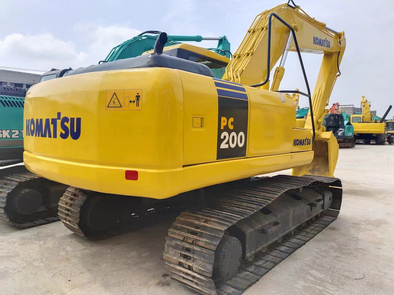 KOMATSU PC200-7 - حفارات زحافة: صور 2 KOMATSU PC200-7 - حفارات زحافة: صور 2