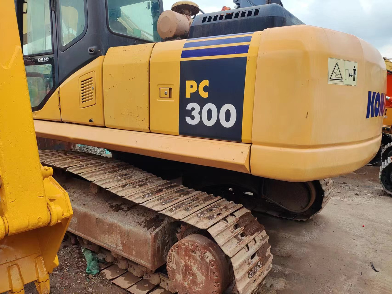 KOMATSU PC300-7 - حفارات زحافة: صور 2 KOMATSU PC300-7 - حفارات زحافة: صور 2