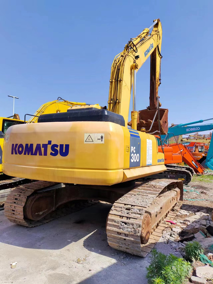 KOMATSU PC300-7 - حفارات زحافة: صور 1 KOMATSU PC300-7 - حفارات زحافة: صور 1