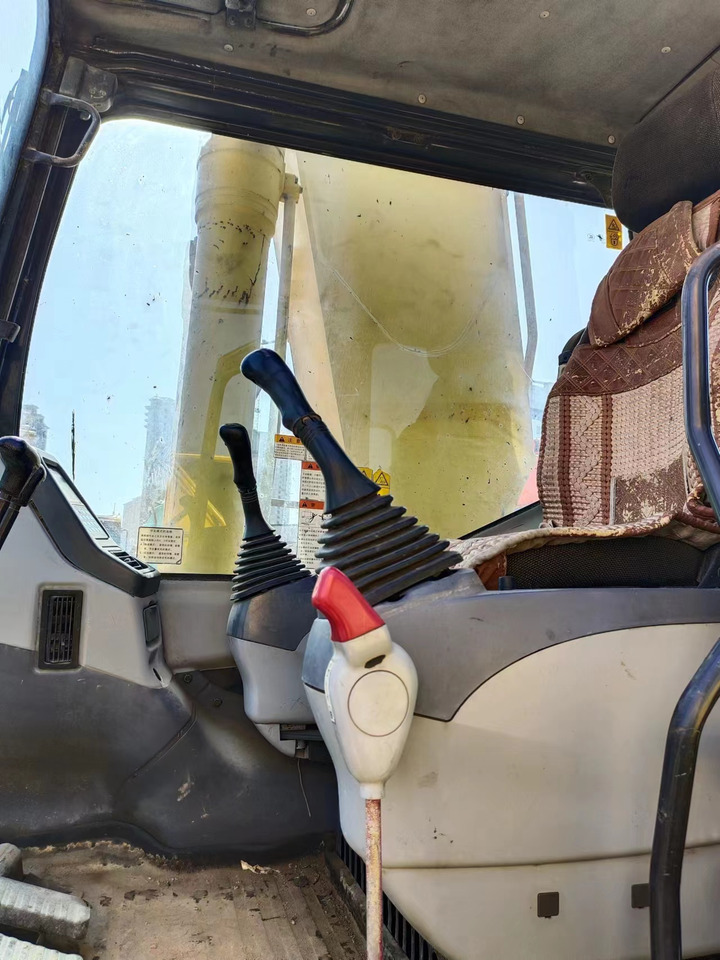 KOMATSU PC300-7 - حفارات زحافة: صور 5 KOMATSU PC300-7 - حفارات زحافة: صور 5