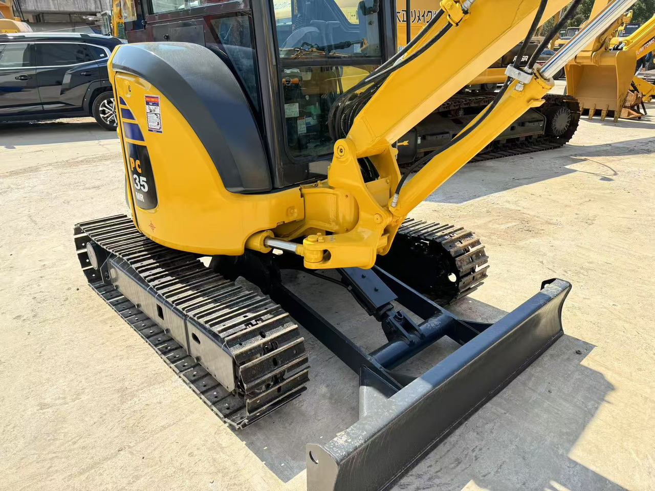 KOMATSU PC35MR - حفارة مصغرة: صور 5 KOMATSU PC35MR - حفارة مصغرة: صور 5