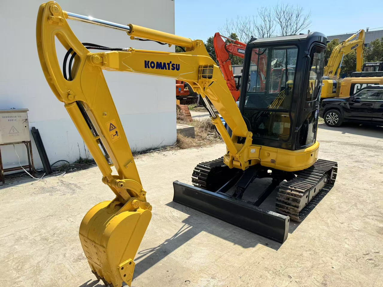 KOMATSU PC35MR - حفارة مصغرة: صور 2 KOMATSU PC35MR - حفارة مصغرة: صور 2