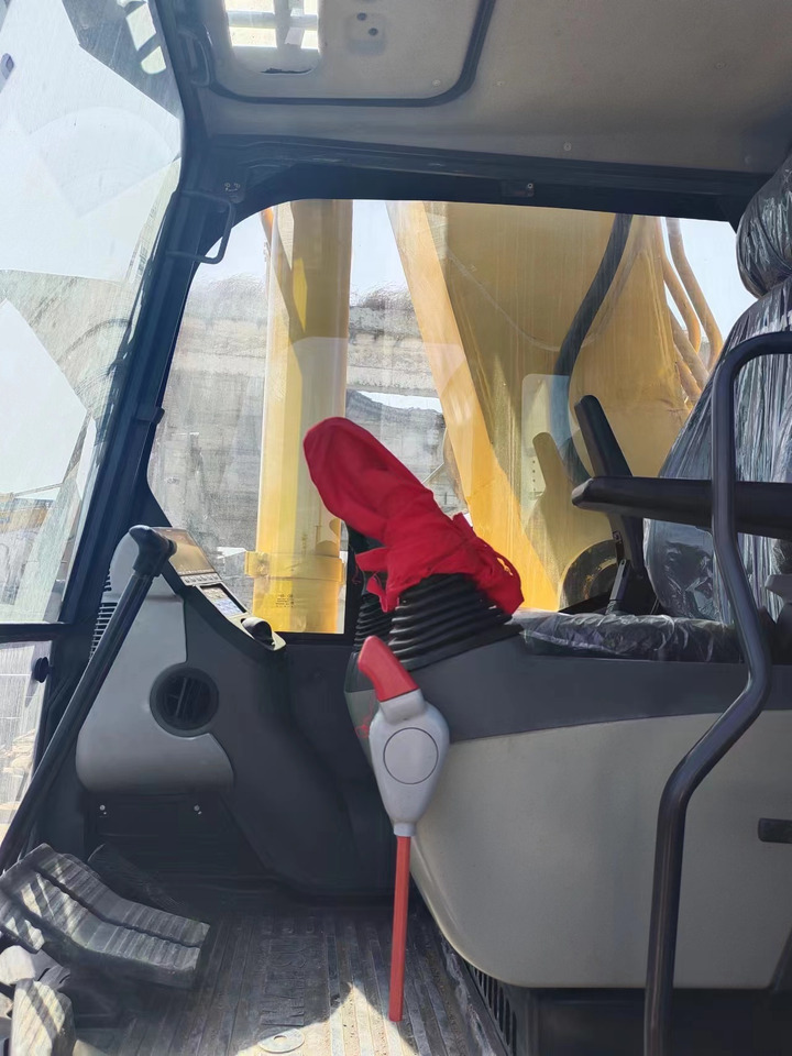 KOMATSU PC450-8 - حفارات زحافة: صور 3 KOMATSU PC450-8 - حفارات زحافة: صور 3