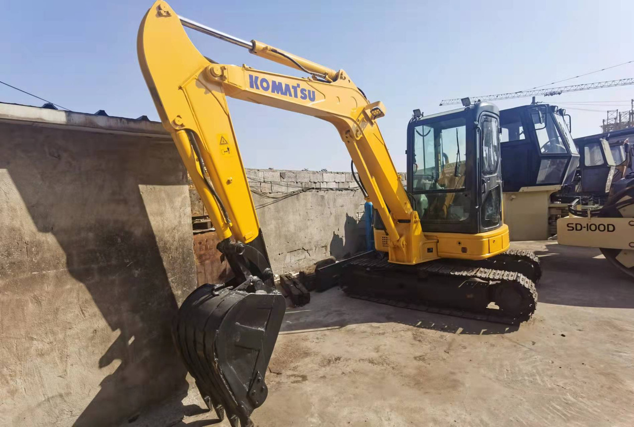 KOMATSU PC55MR-2 - حفارة مصغرة: صور 1 KOMATSU PC55MR-2 - حفارة مصغرة: صور 1