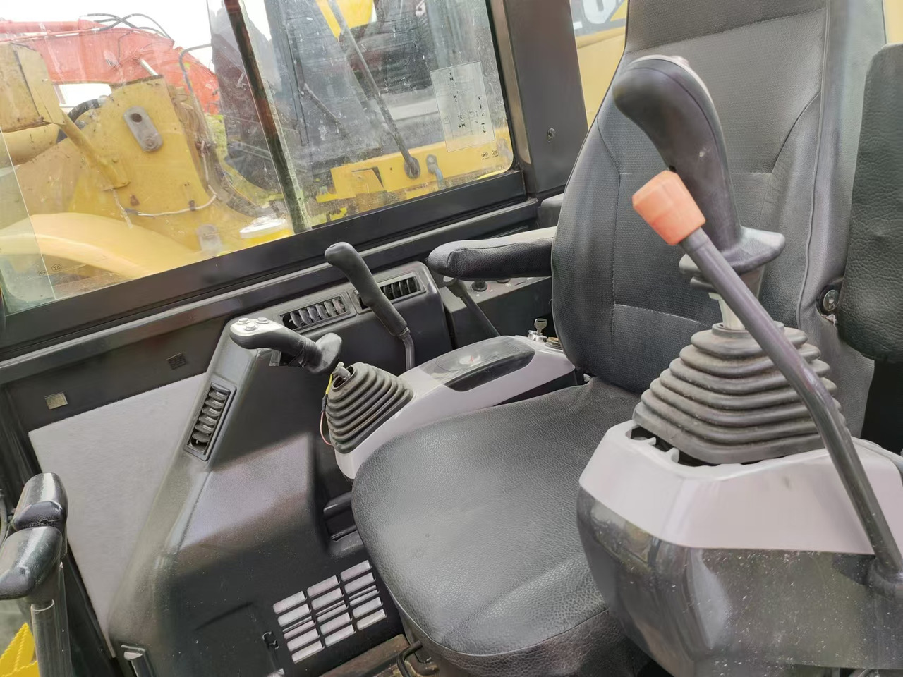 KOMATSU PC56-7 - حفارة مصغرة: صور 4 KOMATSU PC56-7 - حفارة مصغرة: صور 4