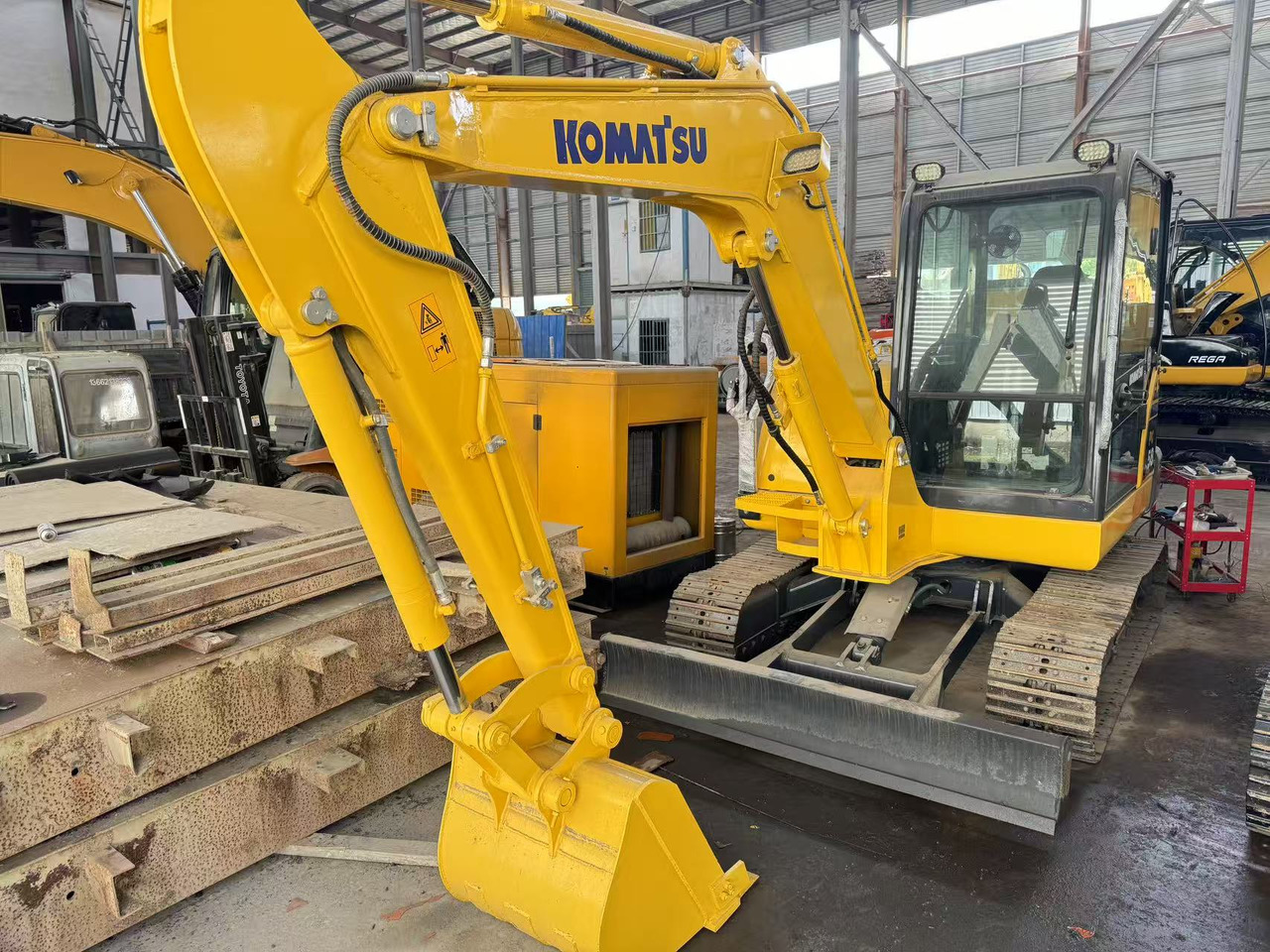 KOMATSU PC58 PC35 PC45 PC55 PC56 PC60 - حفارة مصغرة: صور 5 KOMATSU PC58 PC35 PC45 PC55 PC56 PC60 - حفارة مصغرة: صور 5