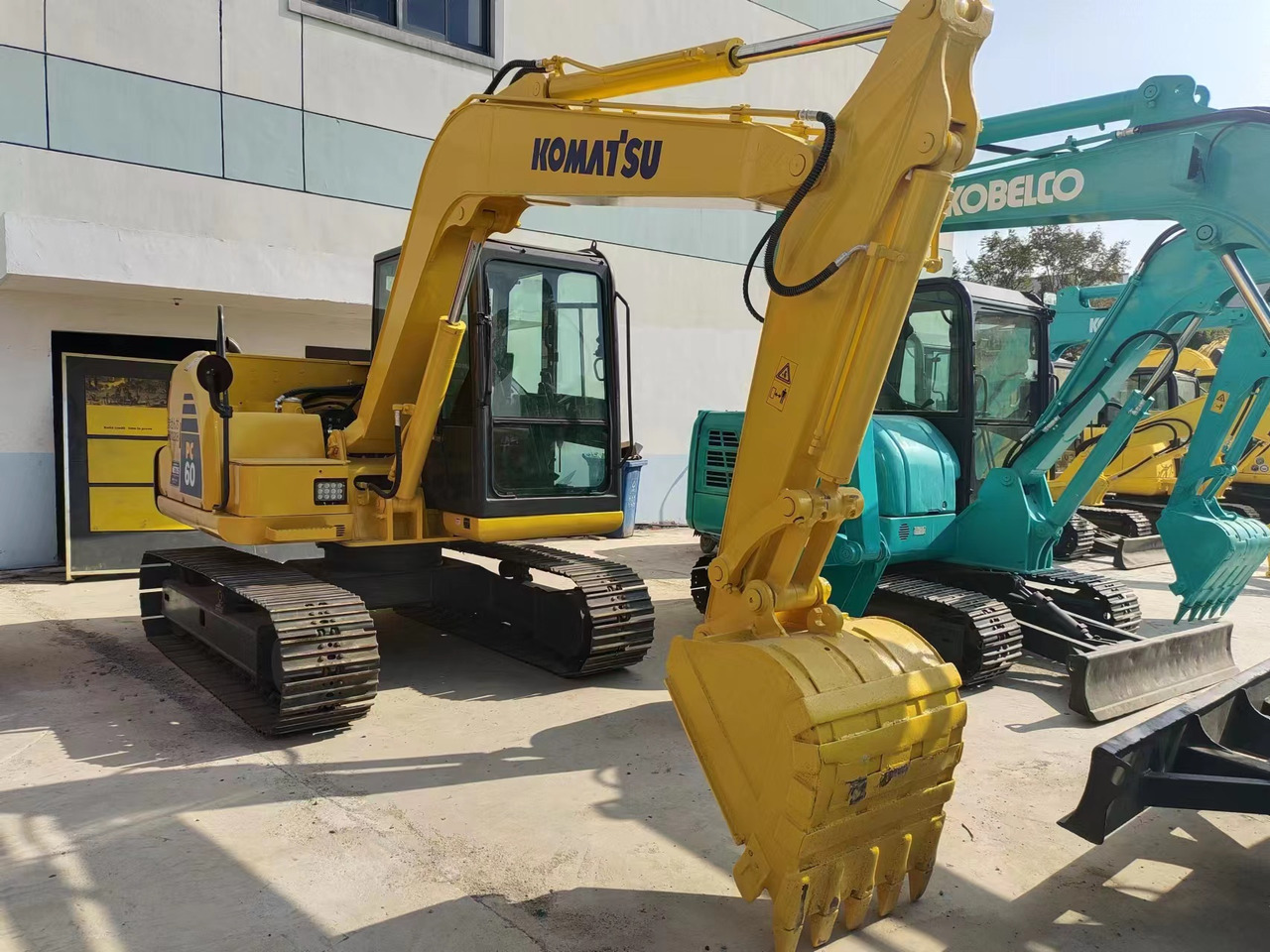 KOMATSU PC60-8 - حفارة مصغرة: صور 2 KOMATSU PC60-8 - حفارة مصغرة: صور 2