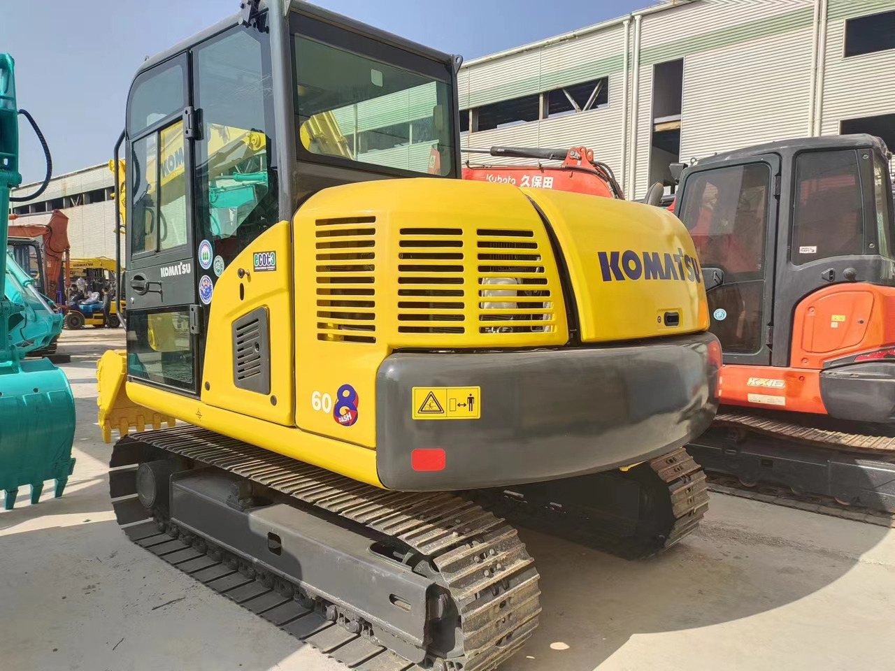 KOMATSU PC60-8 - حفارة مصغرة: صور 1 KOMATSU PC60-8 - حفارة مصغرة: صور 1