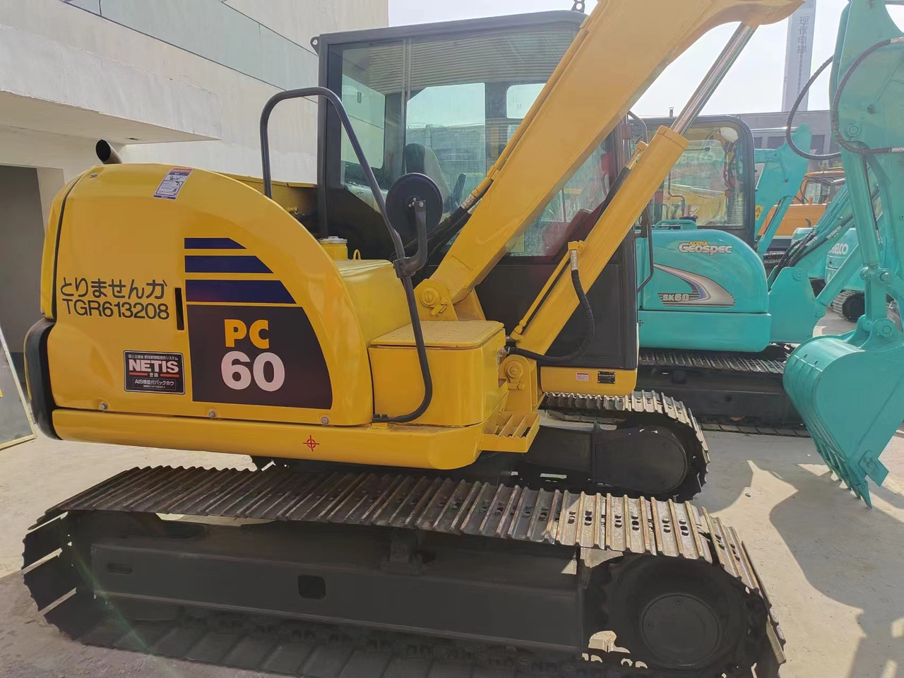 KOMATSU PC60-8 - حفارة مصغرة: صور 3 KOMATSU PC60-8 - حفارة مصغرة: صور 3
