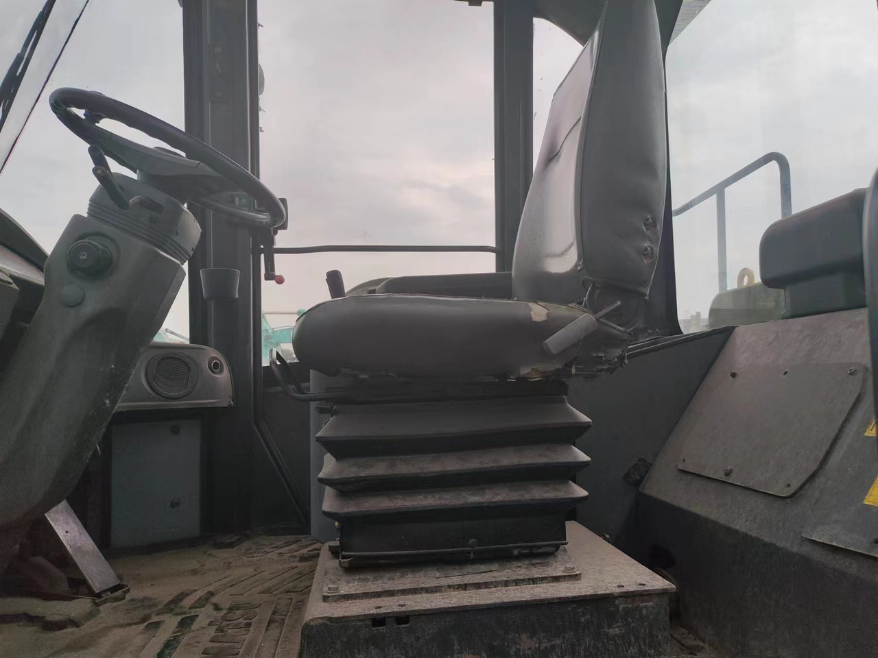 اللودر بعجل KOMATSU WA380-6: صور 6 اللودر بعجل KOMATSU WA380-6: صور 6