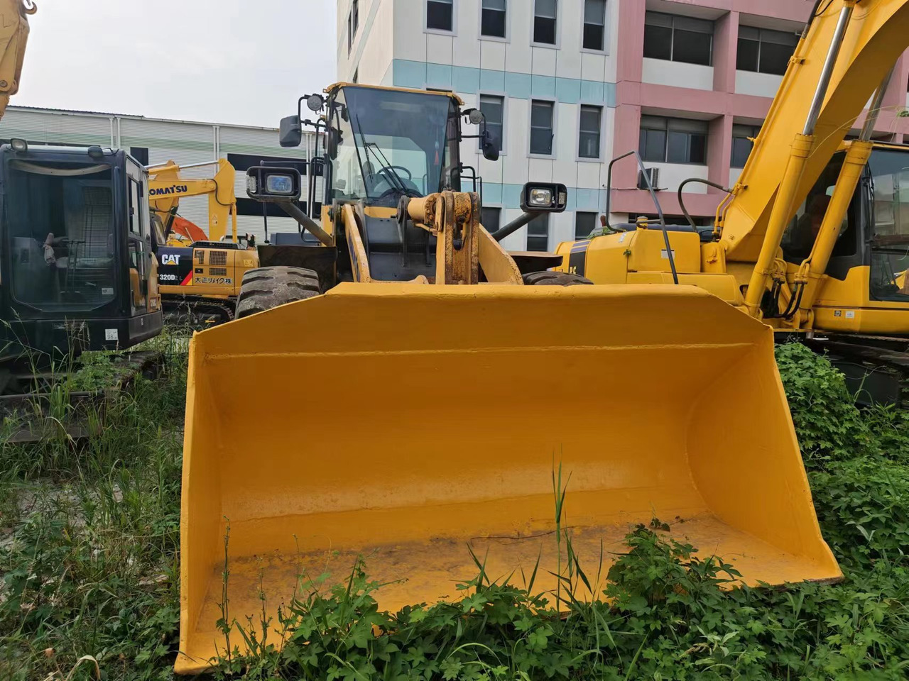 اللودر بعجل KOMATSU WA380-6: صور 7