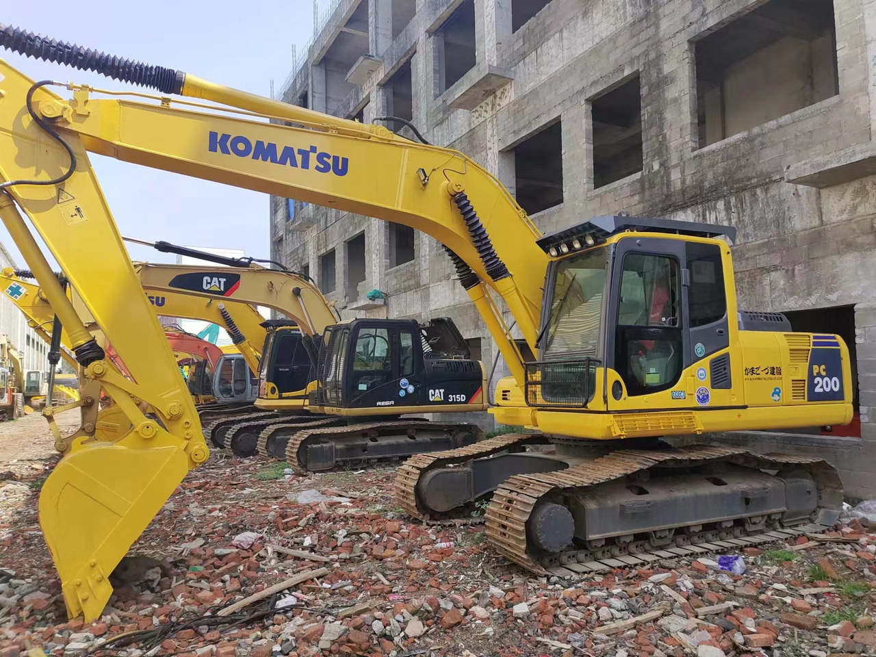 KOMATSU pc200-8 pc200 Japan made - حفارات زحافة: صور 2 KOMATSU pc200-8 pc200 Japan made - حفارات زحافة: صور 2