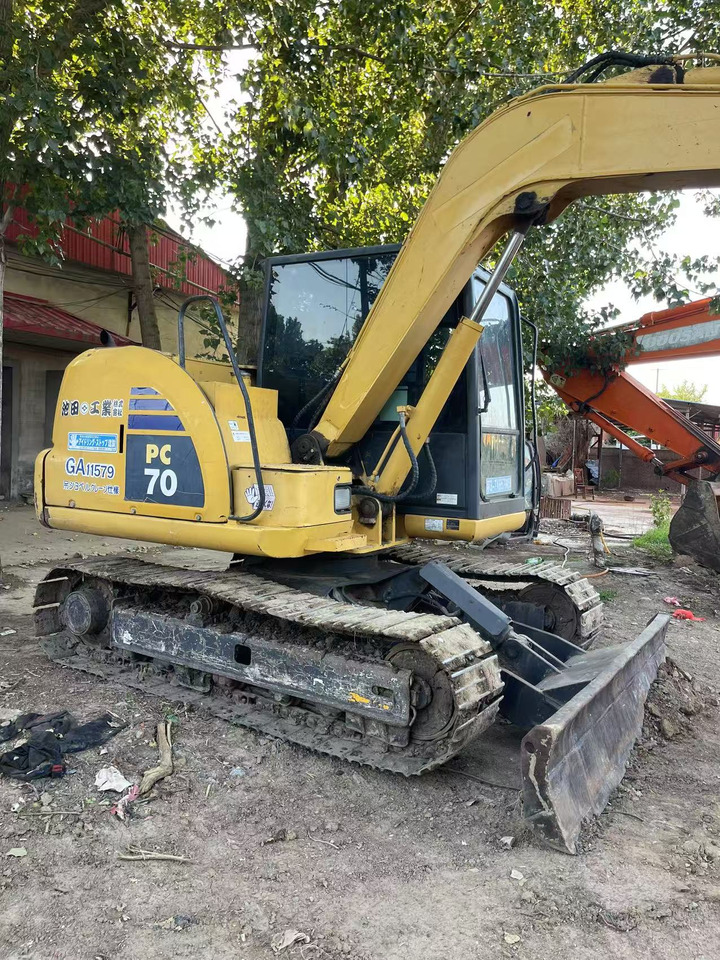 KOMATSU pc70-8 - حفارة مصغرة: صور 1 KOMATSU pc70-8 - حفارة مصغرة: صور 1