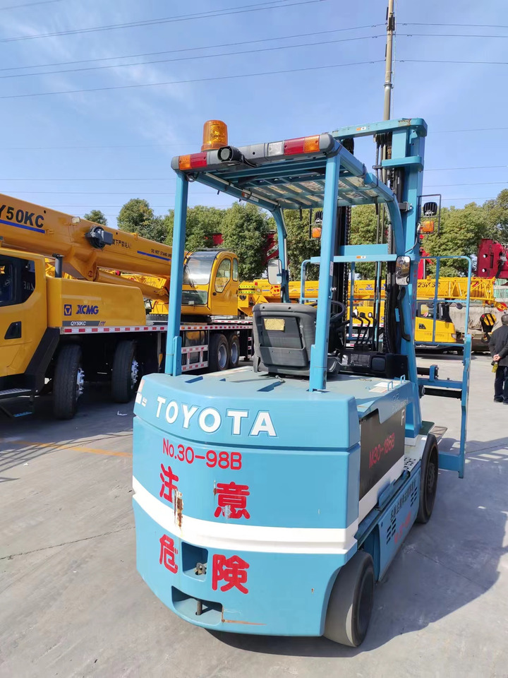 TOYOTA 7FBCU55 electric forklift from Japan original - رافعة شوكية كهربائية: صور 2 TOYOTA 7FBCU55 electric forklift from Japan original - رافعة شوكية كهربائية: صور 2