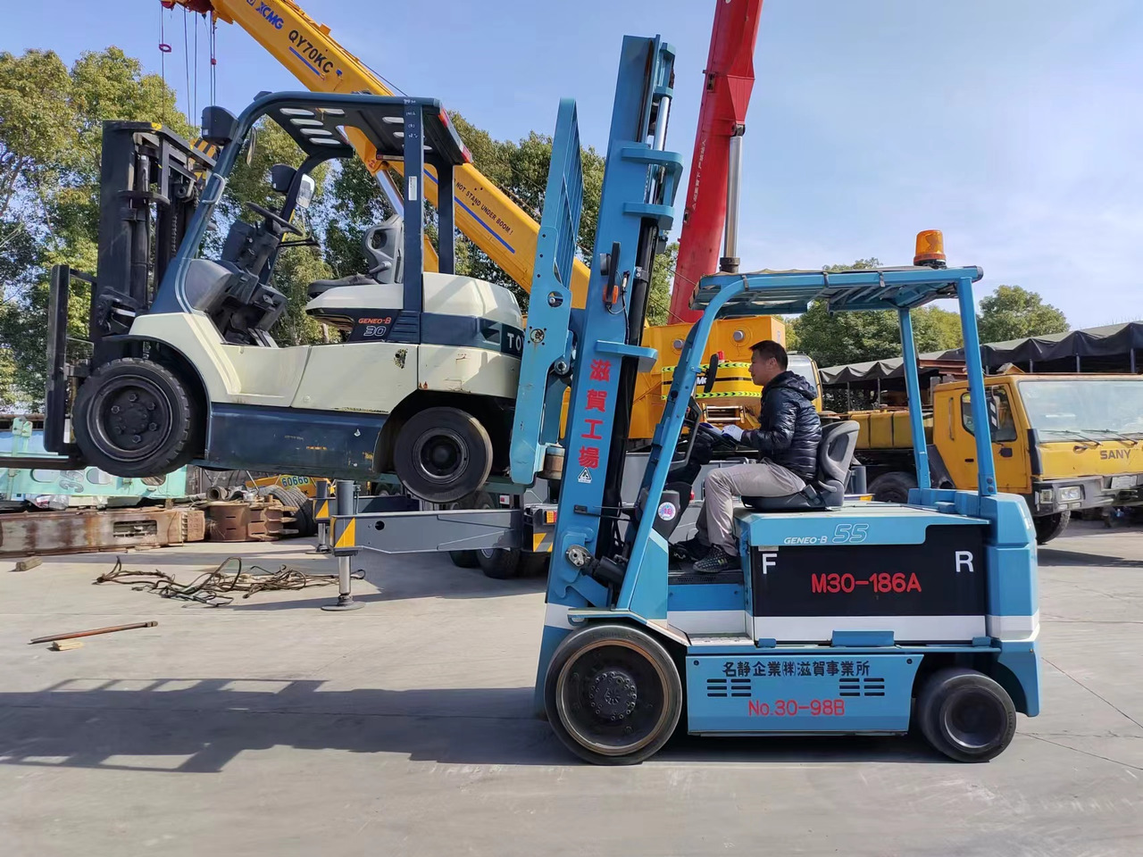 TOYOTA 7FBCU55 electric forklift from Japan original - رافعة شوكية كهربائية: صور 3 TOYOTA 7FBCU55 electric forklift from Japan original - رافعة شوكية كهربائية: صور 3