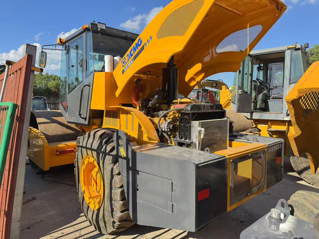 XCMG XS163J - مدحلة الأسفلت: صور 2 XCMG XS163J - مدحلة الأسفلت: صور 2