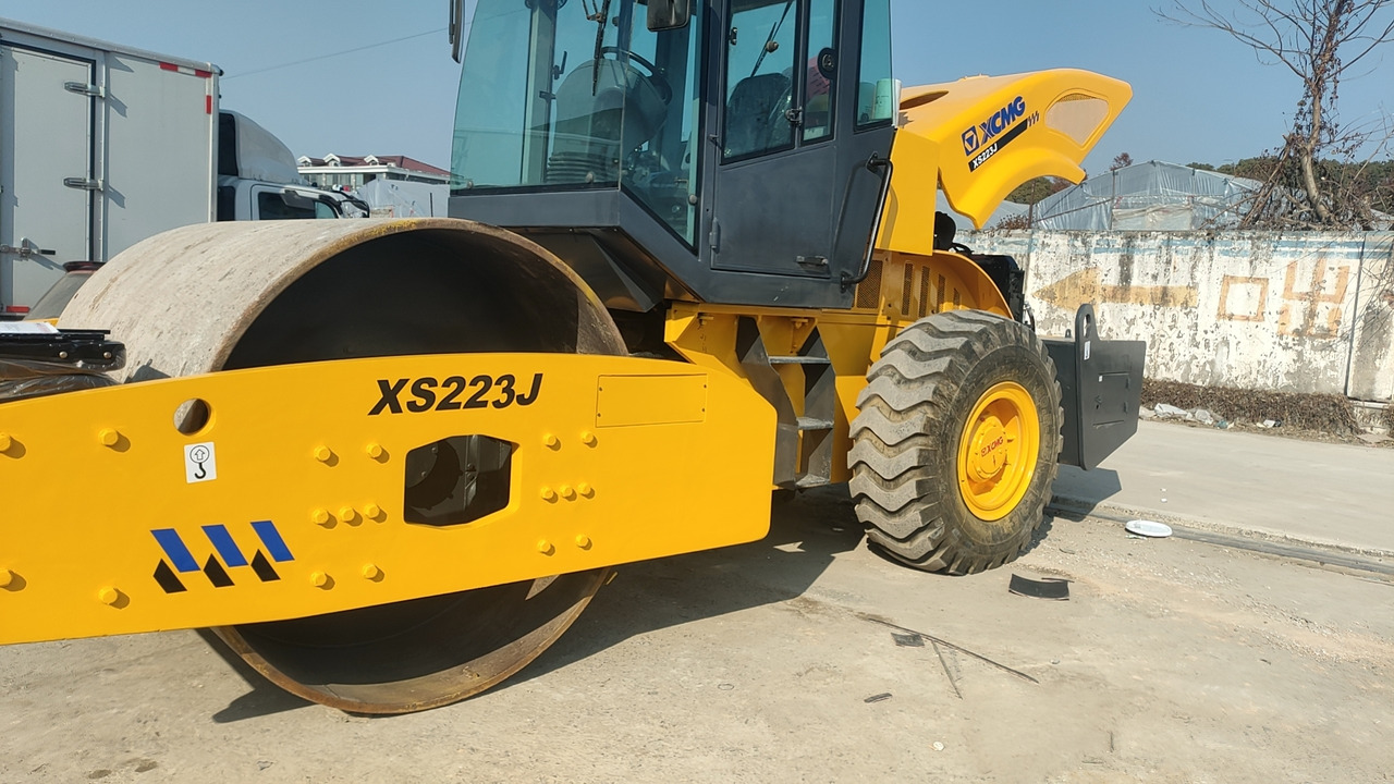 XCMG XS223J - مدحلة الأسفلت: صور 3 XCMG XS223J - مدحلة الأسفلت: صور 3