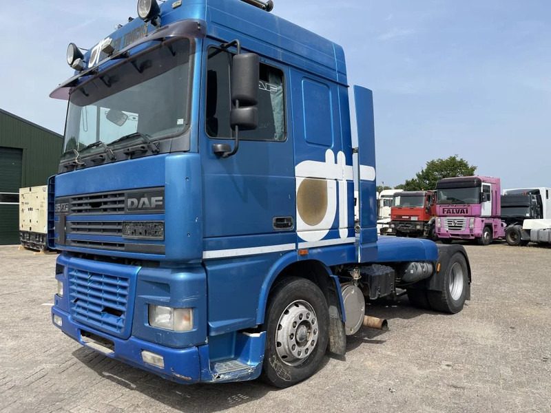 DAF XF 95.530 Tractor unit - شاحنة جرار: صور 4 DAF XF 95.530 Tractor unit - شاحنة جرار: صور 4