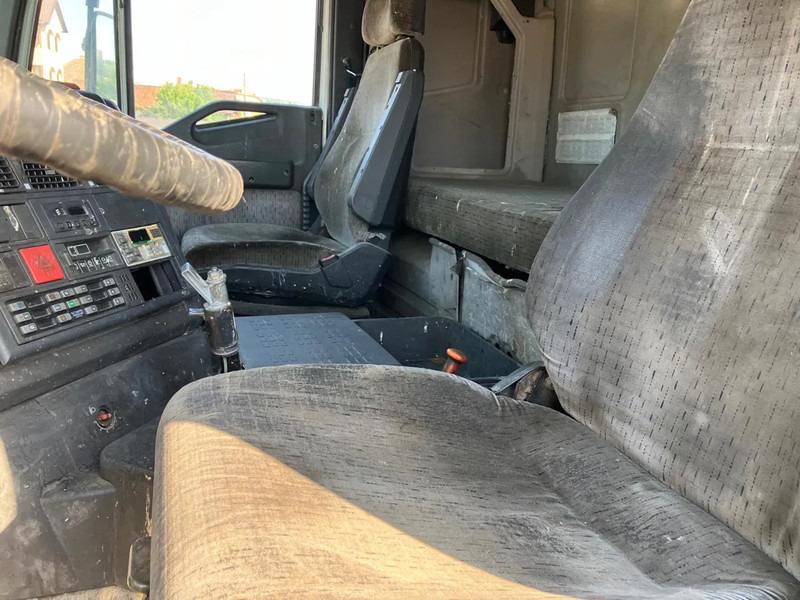 Iveco Eurostar 440.42 Tractor unit - شاحنة جرار: صور 4 Iveco Eurostar 440.42 Tractor unit - شاحنة جرار: صور 4
