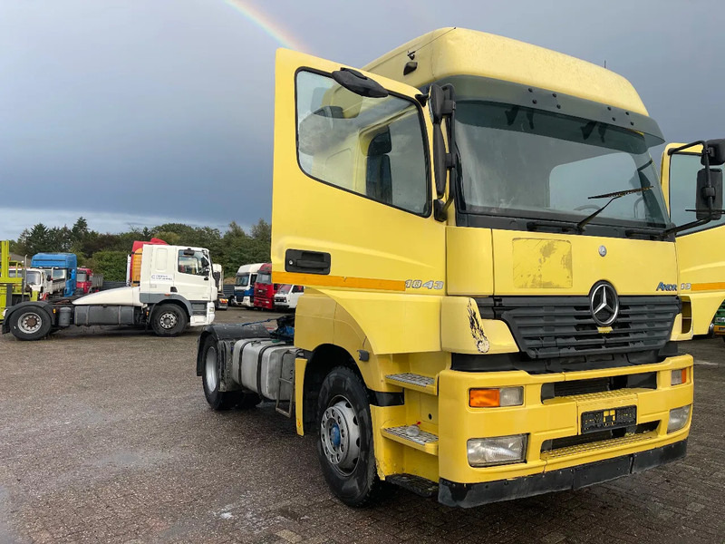 Mercedes-Benz Axor 1843 Tractor unit - شاحنة جرار: صور 1 Mercedes-Benz Axor 1843 Tractor unit - شاحنة جرار: صور 1