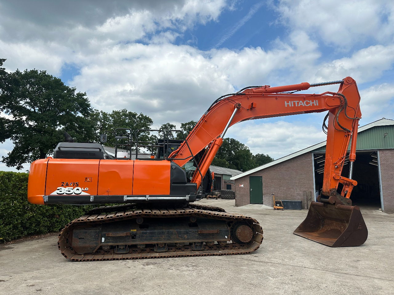 Hitachi ZX350LC-6 - حفارات زحافة: صور 5 Hitachi ZX350LC-6 - حفارات زحافة: صور 5