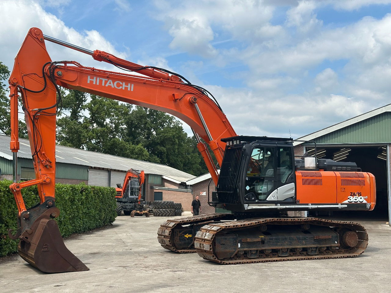 Hitachi ZX350LC-6 - حفارات زحافة: صور 1 Hitachi ZX350LC-6 - حفارات زحافة: صور 1