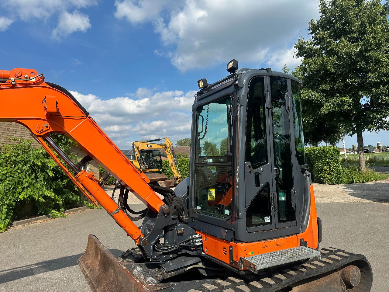 حفارة مصغرة Hitachi ZX50U-2 CLR: صور 27