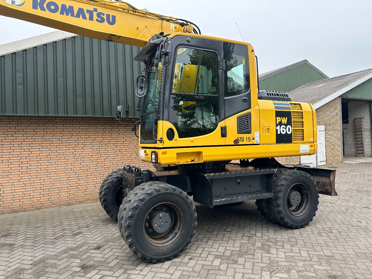 Komatsu PW160-8 - حفارة على عجلات: صور 4 Komatsu PW160-8 - حفارة على عجلات: صور 4