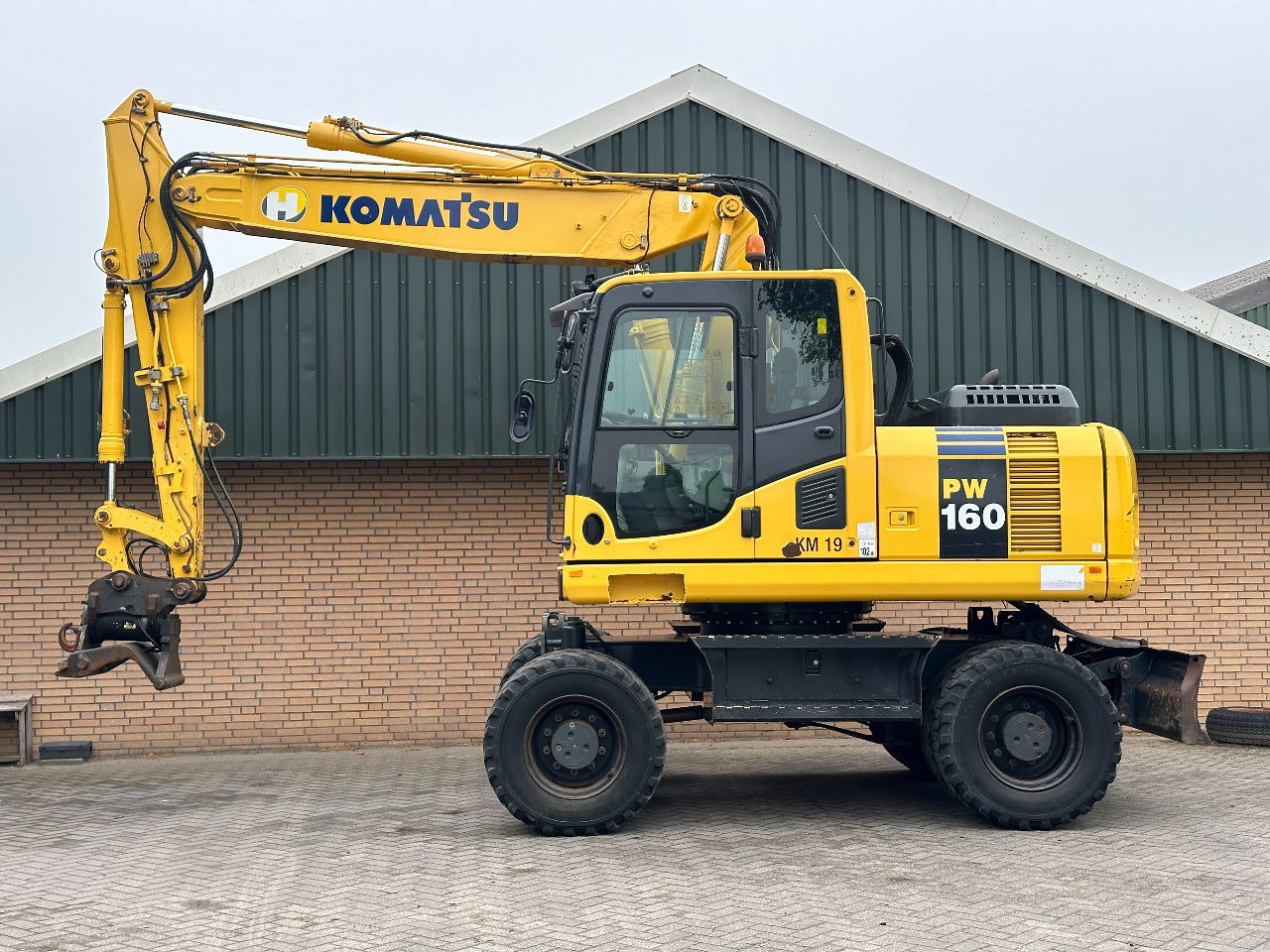 Komatsu PW160-8 - حفارة على عجلات: صور 2 Komatsu PW160-8 - حفارة على عجلات: صور 2