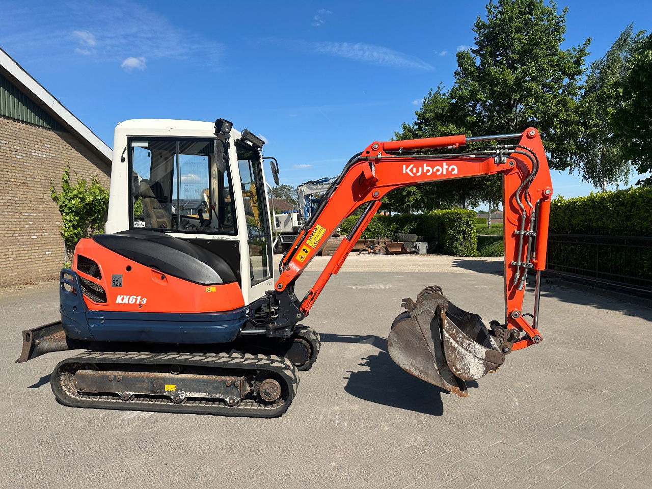 Kubota KX61-3 - حفارة مصغرة: صور 4 Kubota KX61-3 - حفارة مصغرة: صور 4