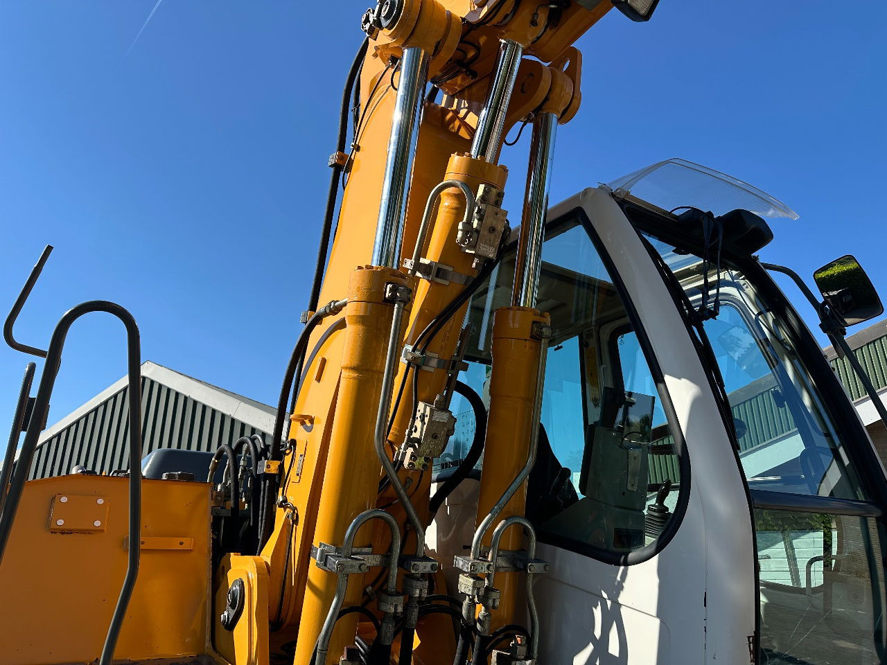حفارة على عجلات Liebherr A900C: صور 27