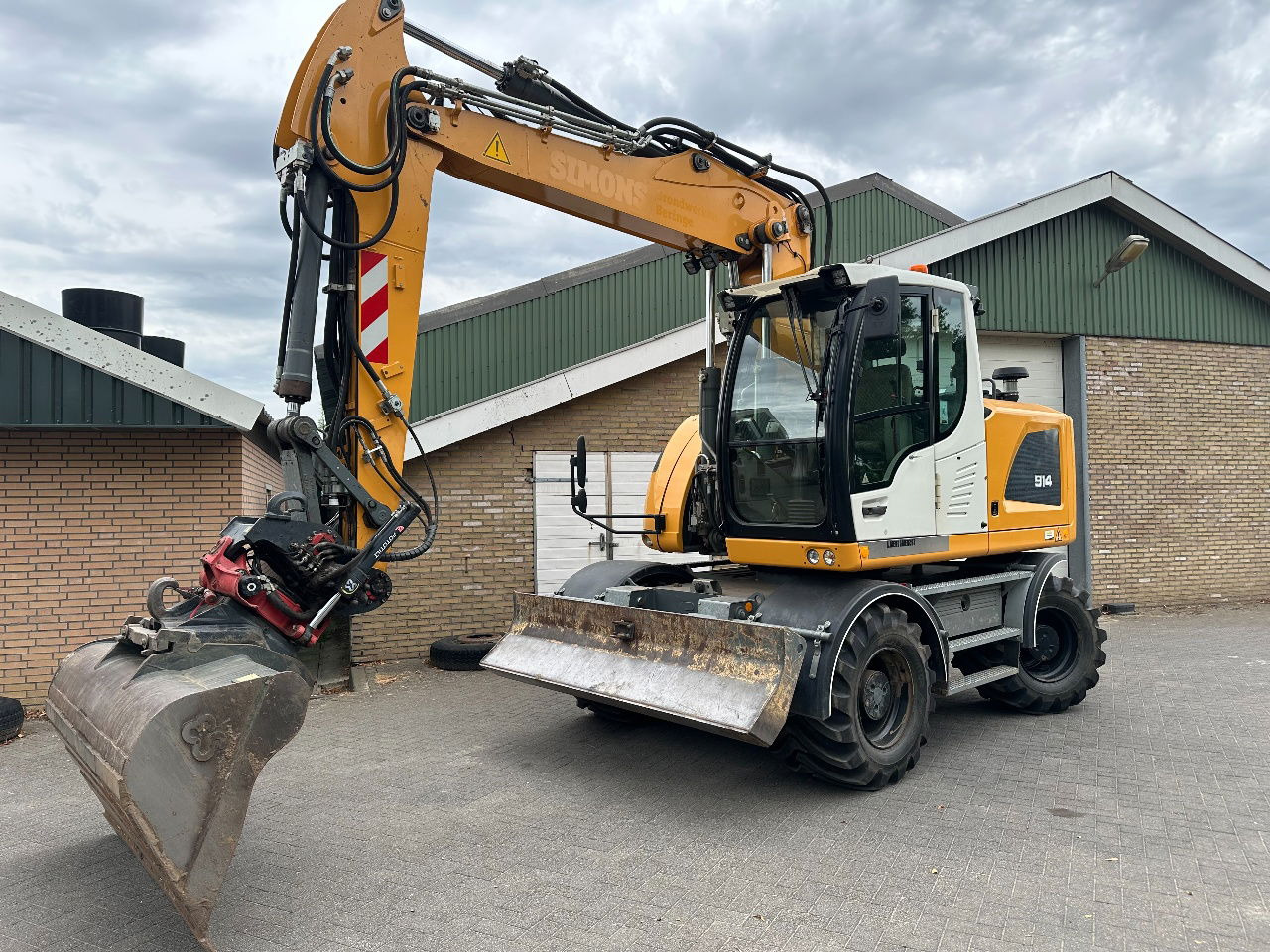 Liebherr A914 - حفارة على عجلات: صور 1 Liebherr A914 - حفارة على عجلات: صور 1