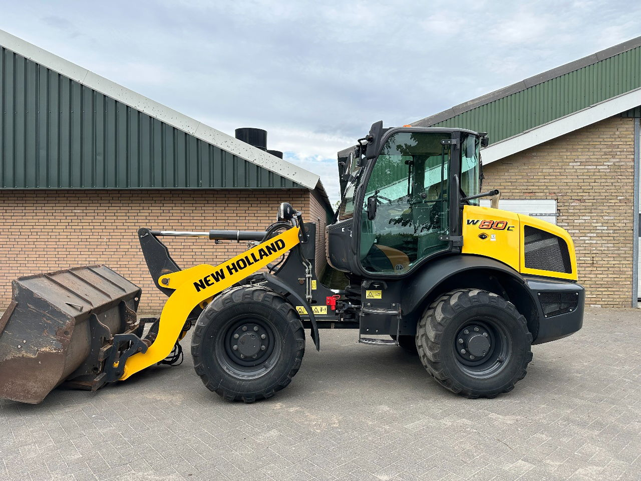 New Holland W80C - اللودر بعجل: صور 2 New Holland W80C - اللودر بعجل: صور 2