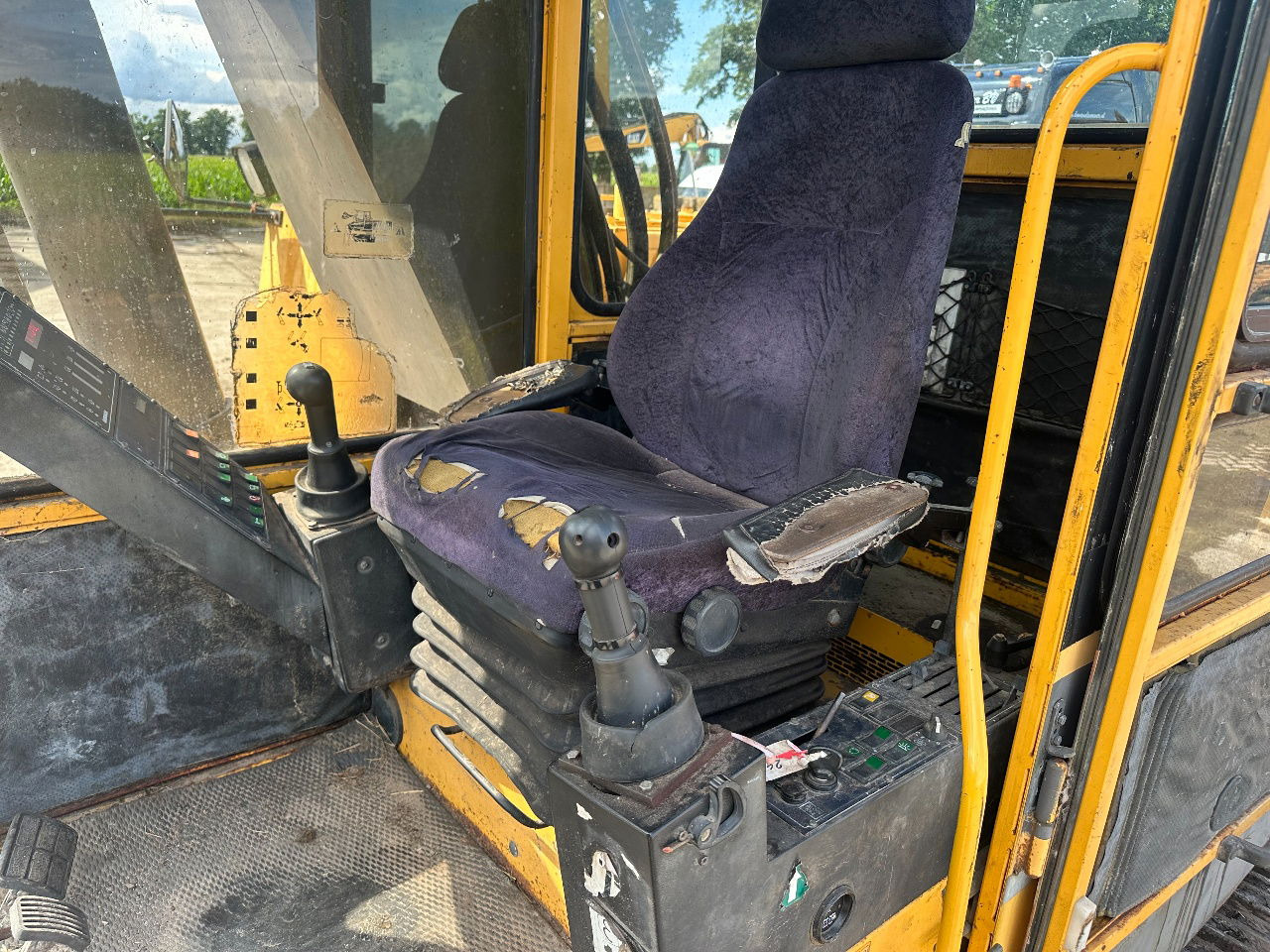 حفارات زحافة Volvo EC200: صور 8 حفارات زحافة Volvo EC200: صور 8