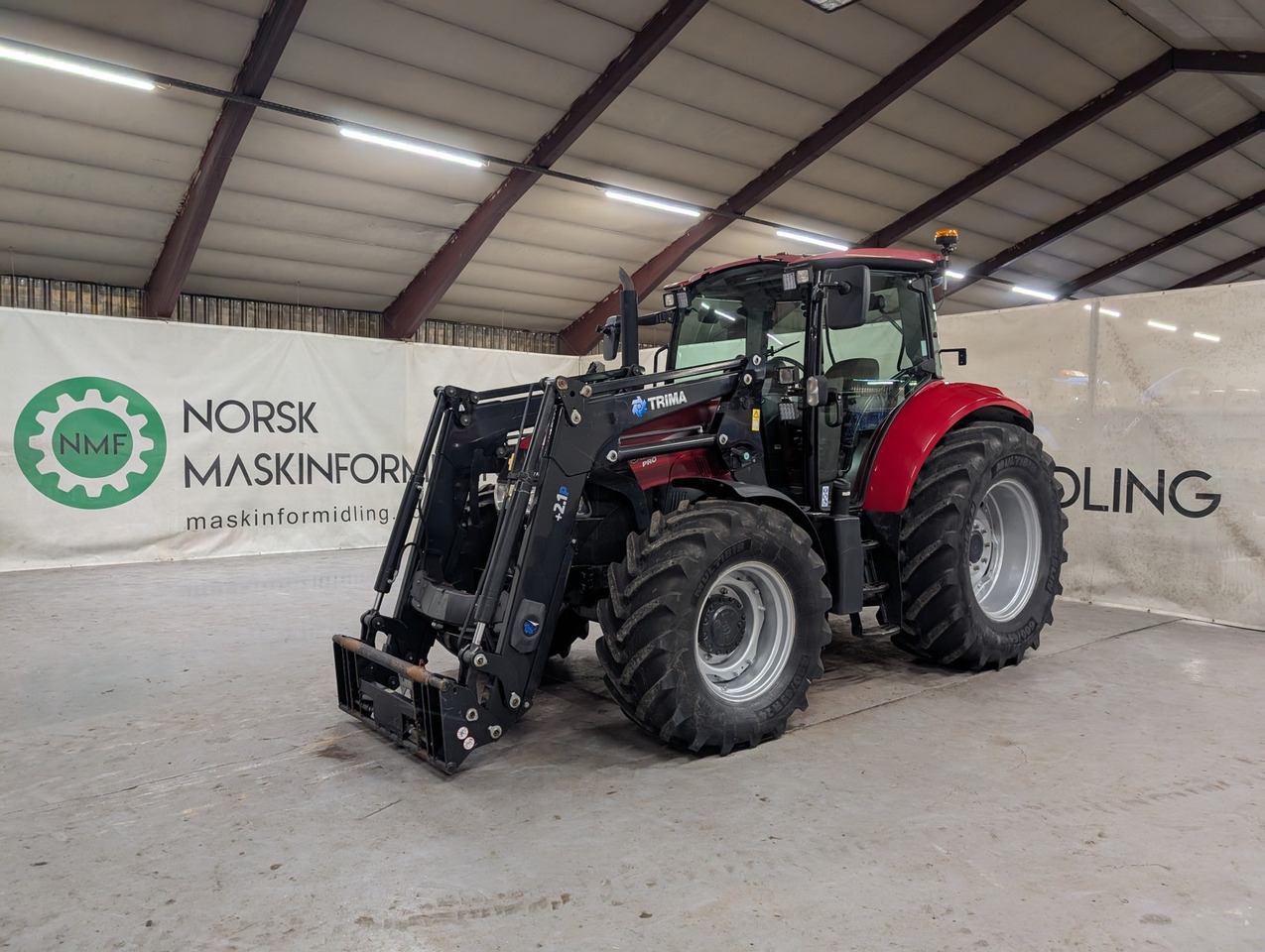 CASE IH Farmall 95U PRO #Står i Tromsø - جرار: صور 1 CASE IH Farmall 95U PRO #Står i Tromsø - جرار: صور 1