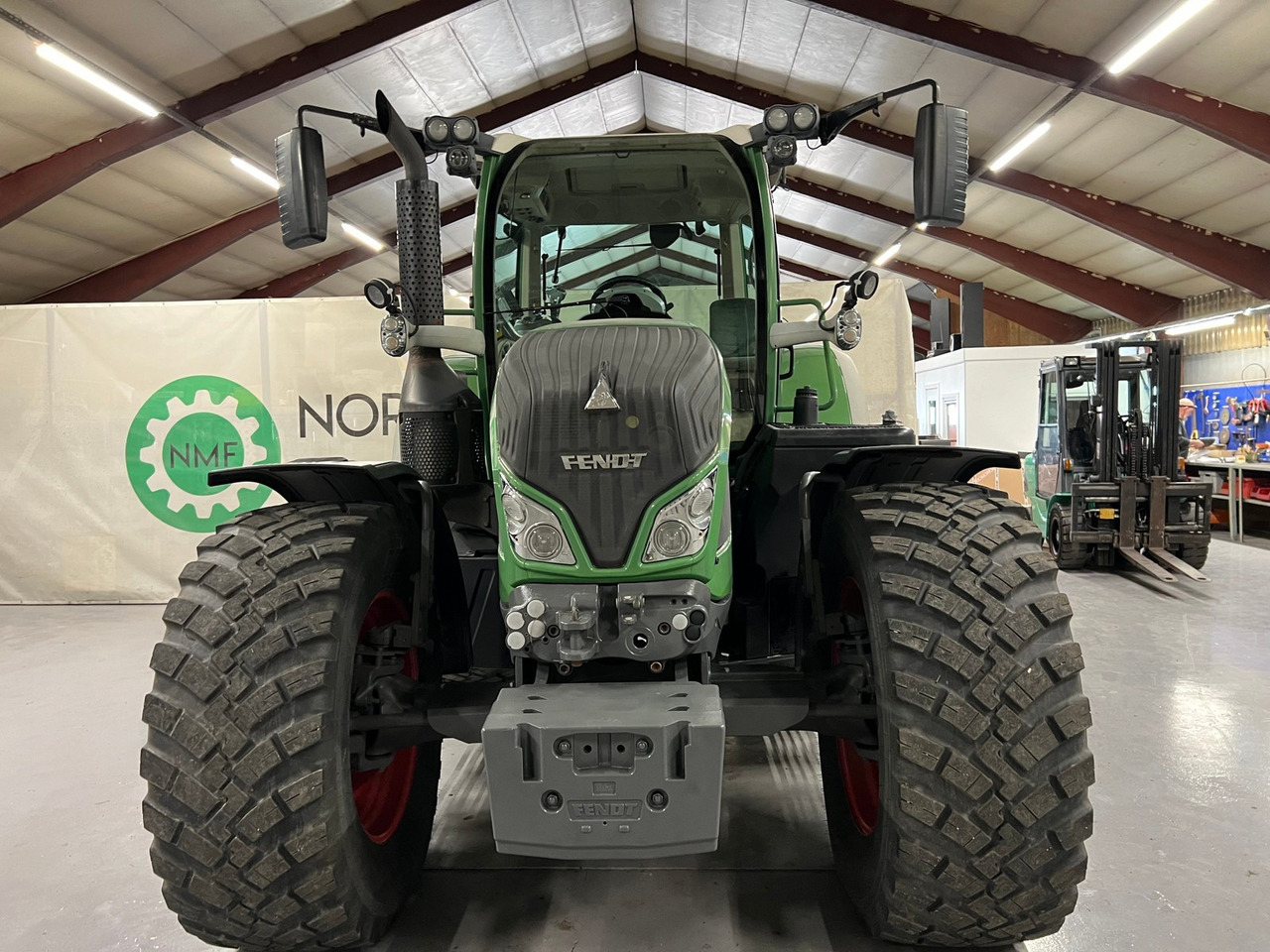 Fendt 724 Vario - جرار: صور 4 Fendt 724 Vario - جرار: صور 4