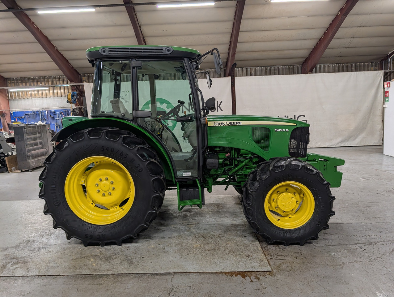 John Deere 5090G - جرار: صور 5 John Deere 5090G - جرار: صور 5