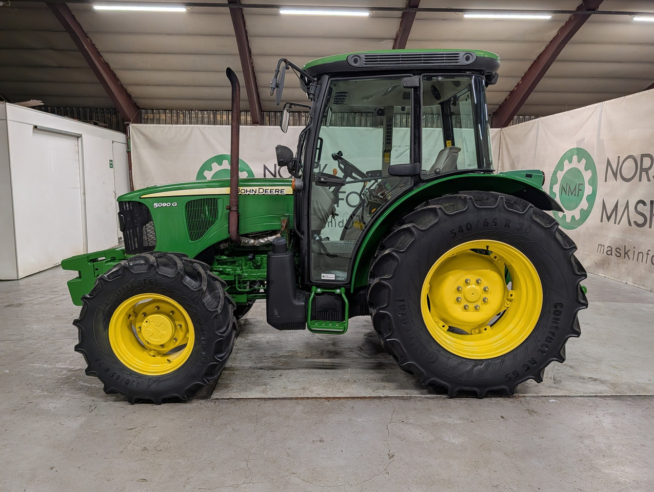 John Deere 5090G - جرار: صور 2 John Deere 5090G - جرار: صور 2