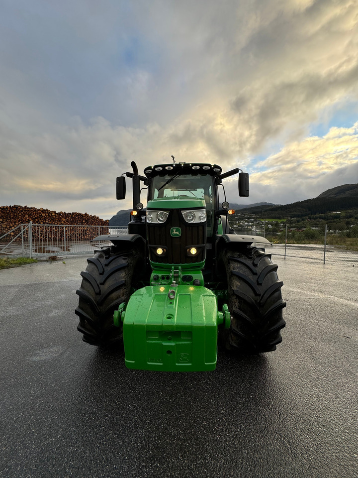 John Deere 6215R - جرار: صور 4 John Deere 6215R - جرار: صور 4