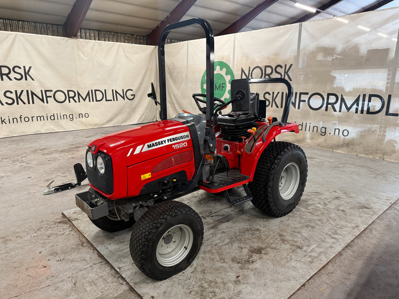 Massey Ferguson 1520 #MVA FRI# - جرار: صور 1 Massey Ferguson 1520 #MVA FRI# - جرار: صور 1