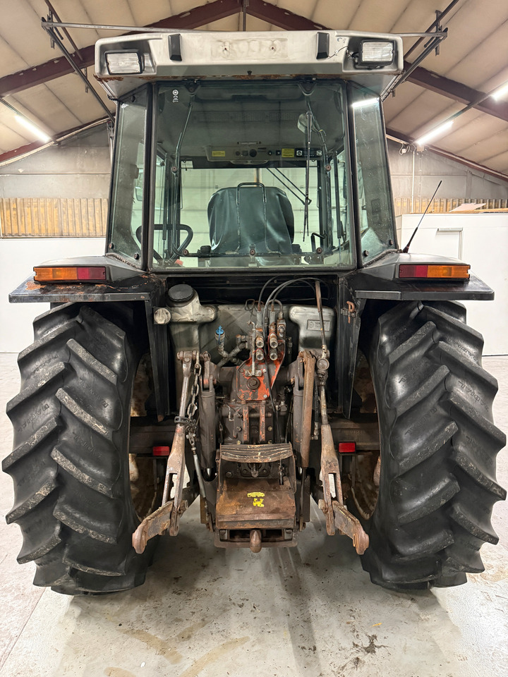 Massey Ferguson 3050 - جرار: صور 4 Massey Ferguson 3050 - جرار: صور 4