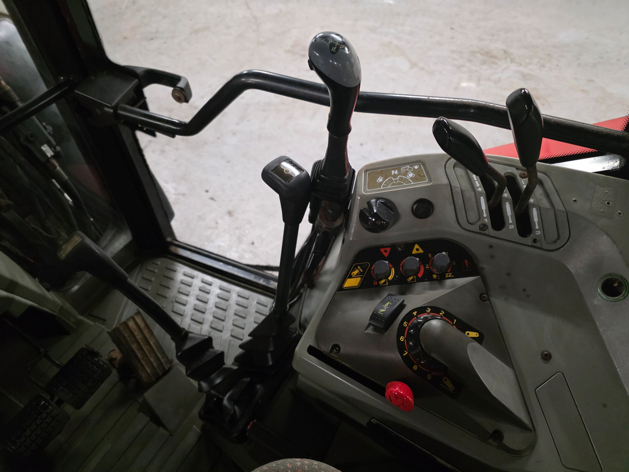 جرار Massey Ferguson 6180: صور 13