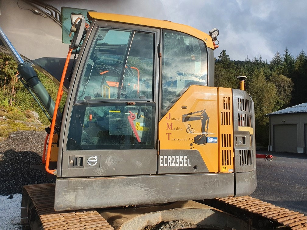 Volvo ECR235EL - حفارات زحافة: صور 4 Volvo ECR235EL - حفارات زحافة: صور 4