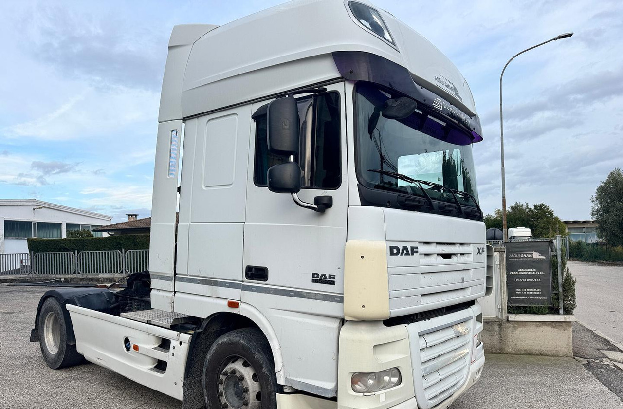 DAF XF 105.460 - 2010 - AUTOMATICO - شاحنة جرار: صور 1 DAF XF 105.460 - 2010 - AUTOMATICO - شاحنة جرار: صور 1